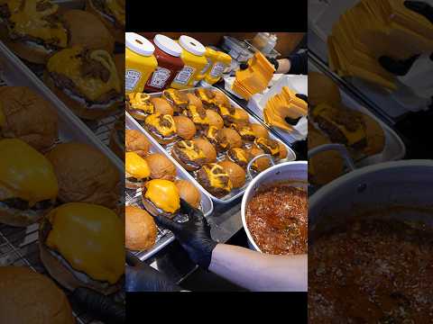 치즈버거 끝판왕?! 하루 500개 완판 양파폭탄 미국식 더블치즈 버거 / Korean street food