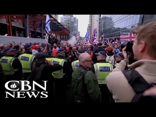 'Slide Into Chaos': Is Great Britain About to Explode in Civil War?