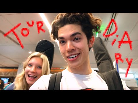 MY FIRST SHOW EVER WTF (The Sunset Tour Diary)