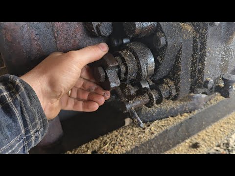 Starting The Big Old 1935 Deutz Diesel. "OSHA left the chat"