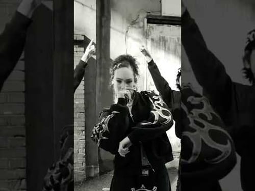 Don’t get a nosebleed watching this🤩 #mia #choreography