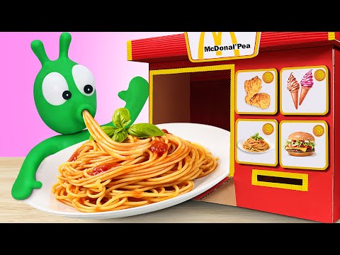 Pea Pea Finge Jugar en un de Comida Rápida con Máquina Expendedora - Pea Pea Español