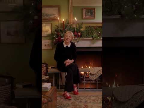 Christmas in Birdie Fortescue’s Sitting Room #shorts