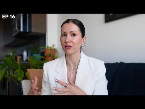 The day I stopped waiting for someone to come save me, what's in my bag, trendy vs timeless AMA