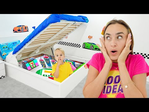 Chris membangun dan menjelajahi Ruang Rahasia bersama teman-temannya