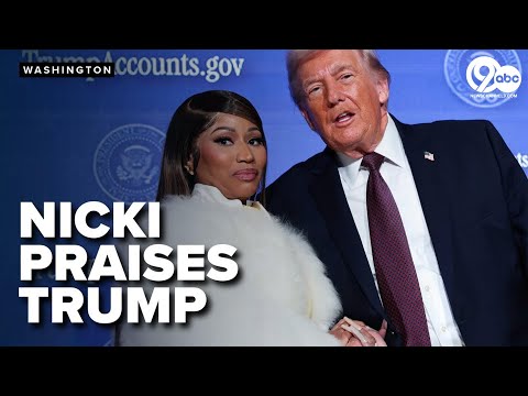 Nicki Minaj praises Donald Trump on stage