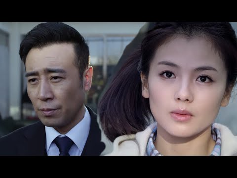 Single Mom Falls for a Poor Guy… Turns Out He’s a Billionaire CEO!