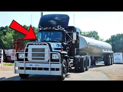22 WEIRD FACTS ABOUT RUBBER DUCK'S 1977 MACK RS700L (CONVOY)