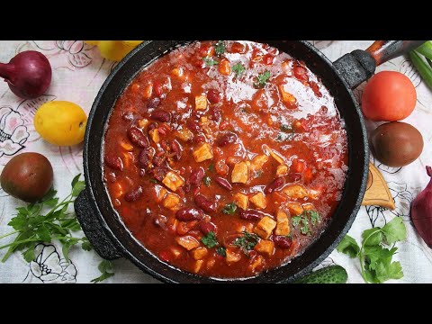 М'ясо тушковане з квасолею в томатному соусі