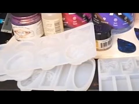 Part 2 in a 2 part Resin molding creations and Cabochons, Copper chainlink Artist Lydia is live