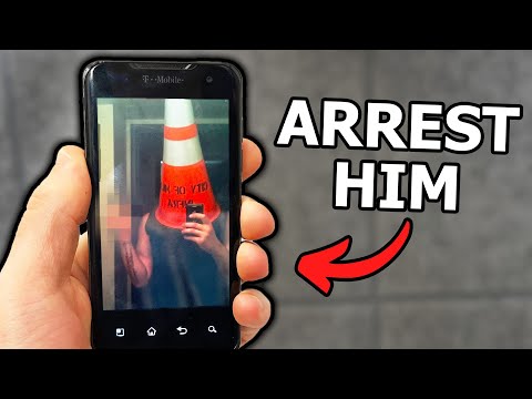 I found a Phone making DEALS... not the legal kind 💀