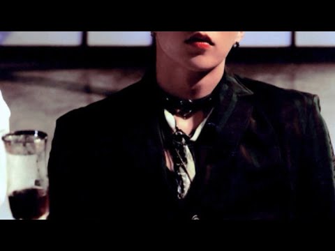 ๋ค์ง๊ณ ๋ฌด๋ํธ๋ฆฌ๊ณ ์ผ์ผ ๊ทธ๋ ๋ ํ์ณ ํ๋ํด.