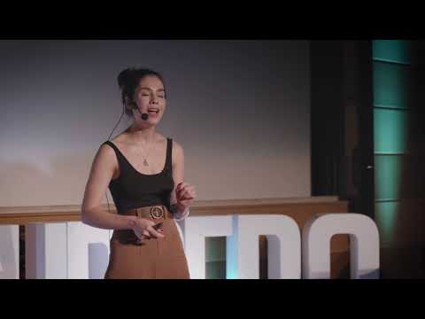 Pourquoi vous ne vous sentirez jamais la plus belle ? | Charlie Danger | TEDxISAESUPAERO