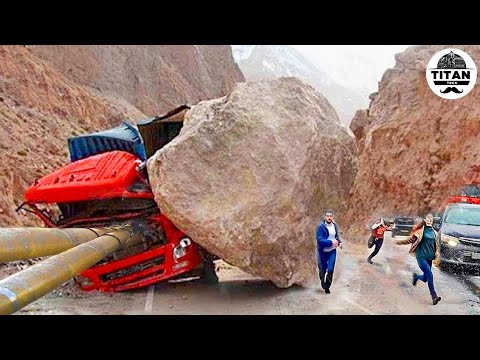 Dangerous Idiots Fastest Truck & Heavy Equipment Fails | Extreme Oversized Truck Transport #8