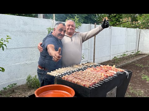 Как вкусно мариновать и пожарить мясо на мангале с овощами