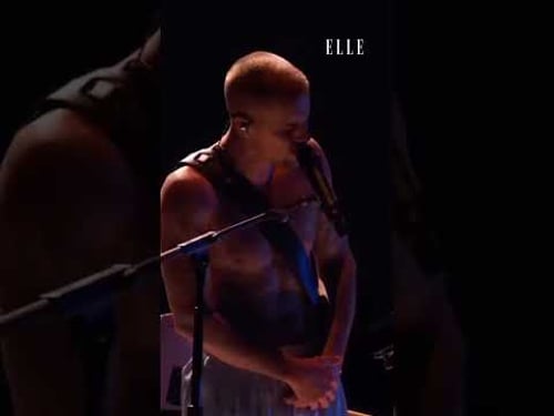 Justin Bieber a dévoilé un tatouage en hommage à sa femme.