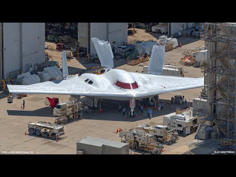 Why the NEW B-21 Raider Will Outperform the B-2 Spirit
