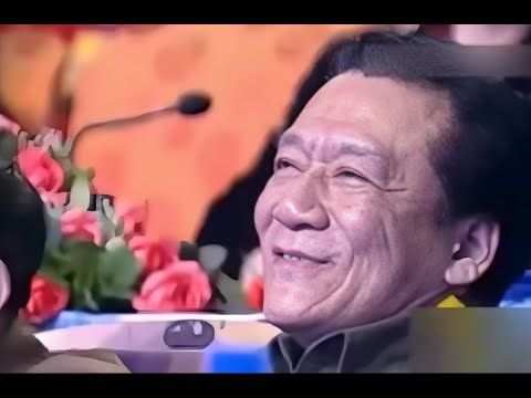 郭德纲早期在北京台大胆调侃美国总统,台下侯耀文笑疯了!德云社相声大全 #郭德纲 #于谦 #岳云鹏 #孙越 #高峰 助眠相声