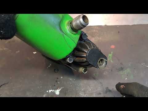 Не прокачивается руль на #камазе? Одни из частых причин связанных с насосом #ГУРа и их устранение.