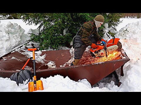 НАХОДКА В ТАЙГЕ! РАСКОПАЛ БУНКЕР. СССР. КОРМИТ. БЕНЗОРЕЗ, ПИЛА ВСЕ В ДЕЛЕ. ИЗБА. РЫБАЛКА БУДЕТ ВСЕ!