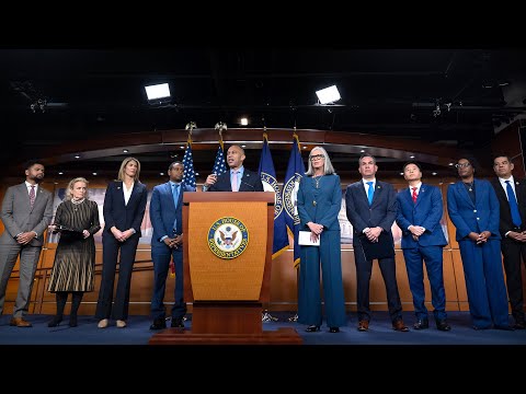 Happening Now: House Democrats Give Remarks Amid Fight Over Obamacare Subsidies