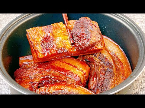 五花肉直接放酱油中浸泡1天,味道比腊肉香,学会过年您就是大厨