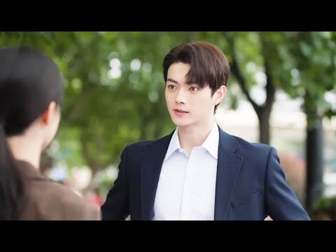 The billionaire CEO who never loved anyone fell for a plain girl—his eyes now burn with love!