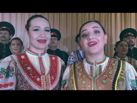 За окошком вьюга белая