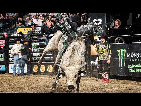 John Crimber rides Hookie Monster for 88.40 Points then dances like his dad | PBR UTB Highlight