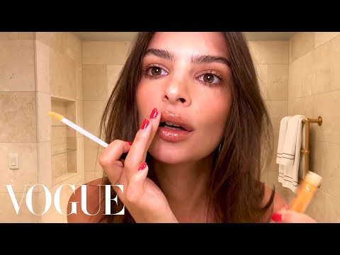 Emily Ratajkowski’s 5-Minute Date Night Look | Beauty Secrets | Vogue