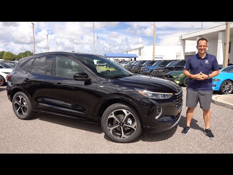 Is the 2023 Ford Escape 2.0 Turbo ST-Line a better SUV to buy than a Mazda CX-5?