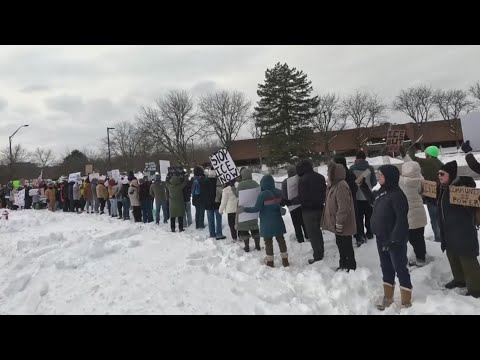 Protesters in Westerville demand ICE shutdown after fatal Minneapolis shootings