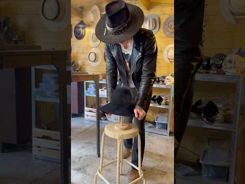 “RACING LOCOMOTIVE” Custom hat, handcrafted creation process.