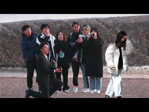 Young Man Proposes to Girlfriend and Gets Rejected | Social Experiment