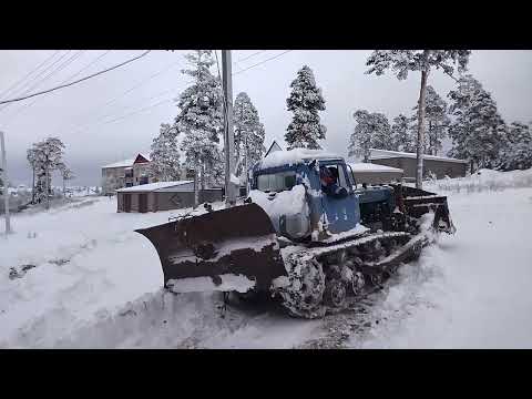 Снегом завалило.