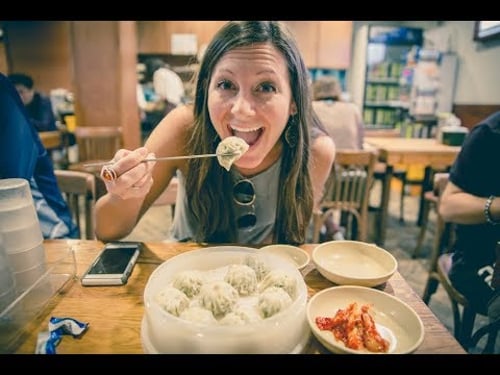 BEST Dumplings in Seoul?! Exploring Myeong-dong District!