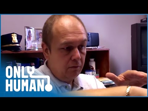 Speaking to the Dead Helps Me Solve Crimes | Psychic Detective Documentary