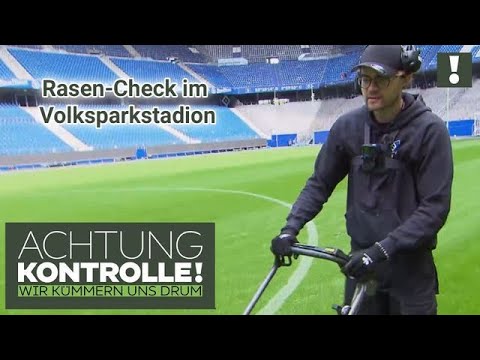 So entsteht das Rasen-Muster auf dem FUSSBALLFELD! ⚽ | Kabel Eins | Achtung Kontrolle