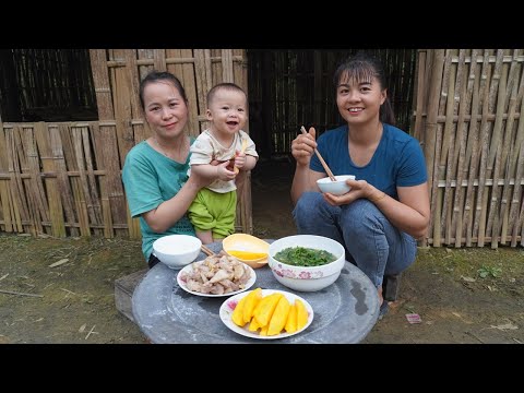 7 Day Phuong - Free Bushcraft came to help mother and daughter sell and cook together happily