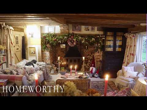 CHRISTMAS COTTAGES | Cozy Country Homes Decorated for the Holidays