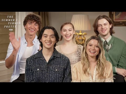 The Summer I Turned Pretty Cast Get Silly 🤪 Can You Do A BACKFLIP While LANDING a Plane...?! ✈️