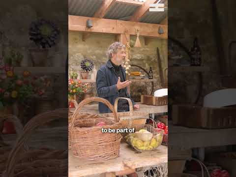 Dan Pearson prepares and eats food in his outdoor kitchen all year round #homing #hometour