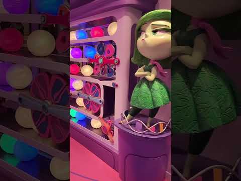 Rating all the yummy, magical treats I tried at Disney!