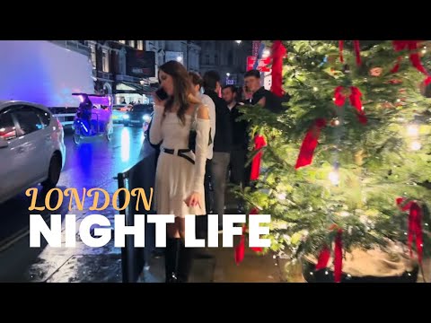 “City lights, late nights, London vibes 🌃”• “When London comes alive at night ! Night life🍷