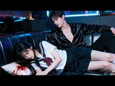 Ibinenta ng babae ang kanyang birhin sa CEO. Nang matikman siya, ayaw na niyang pakawalan!