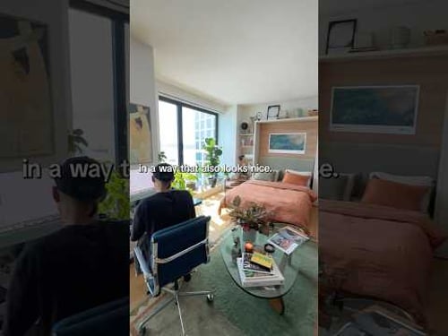 This 500 sq ft Brooklyn apartment is a cozy museum 🎨🖼️