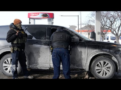 Small businesses win contracts to track undocumented immigrants