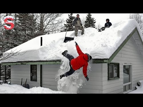Skilled Snow Removal: Massive Roof Avalanche | Extreme Challenging Roof Snow Clearing Moments #3