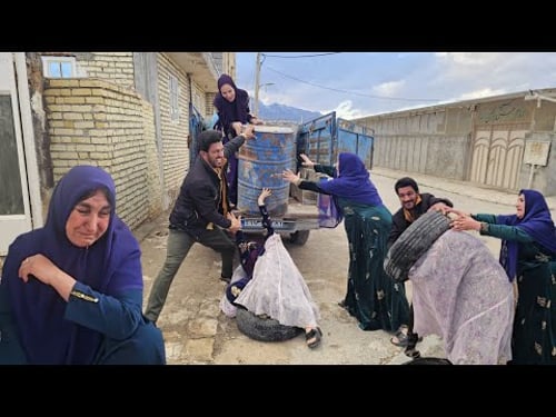 نمادZainab as a symbol of resistance against the oppression of Ashraf and the second woman