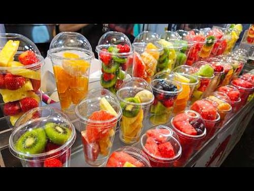 전설이 보여주는 번개 같은 속도의 과일 깎기 / A Legend Shows Lightning Speed Fruit Cutting / Korean street food